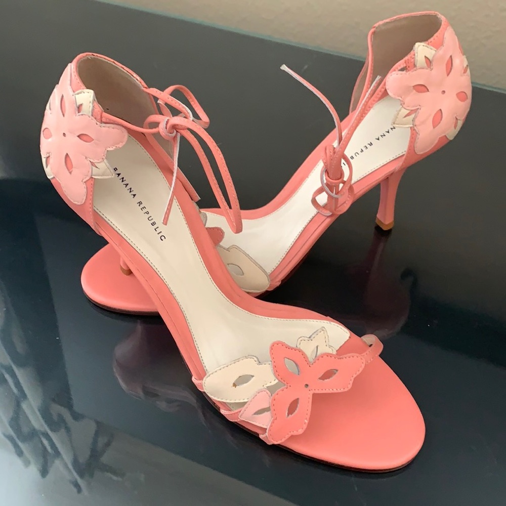 Banana Republic flowered sandal